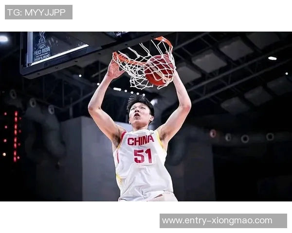 媒体人称杨瀚森在CBA锻炼出八块腹肌NBA教练建议他增加体重以适应比赛