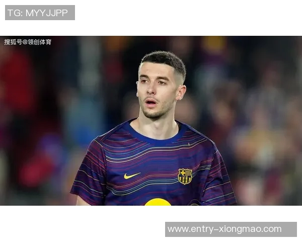 巴萨与切尔西交锋海报展示球员乘坐伦敦地铁拉什福德与库库同框亮相